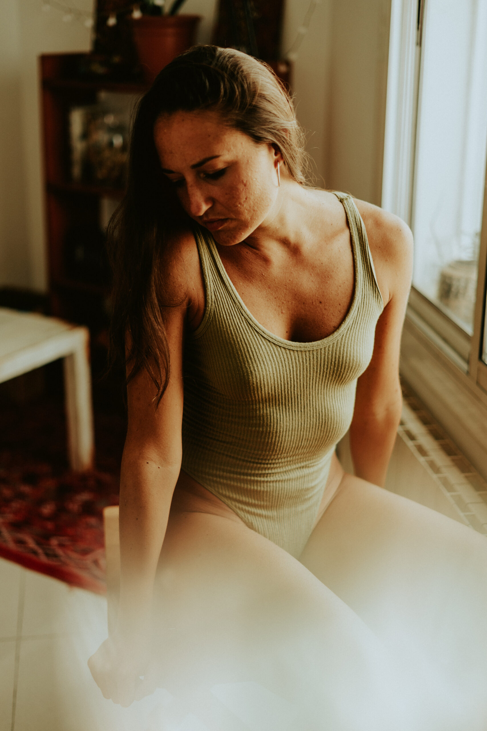 Sesión con modelo en interiores