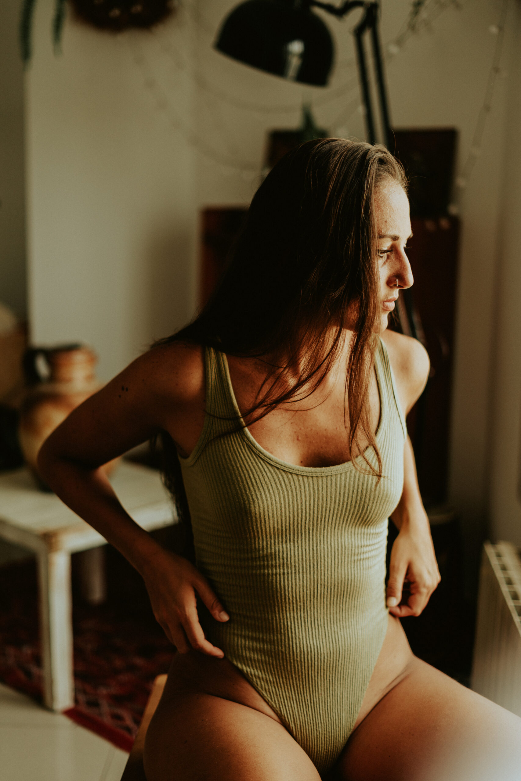 Sesión con modelo en interiores