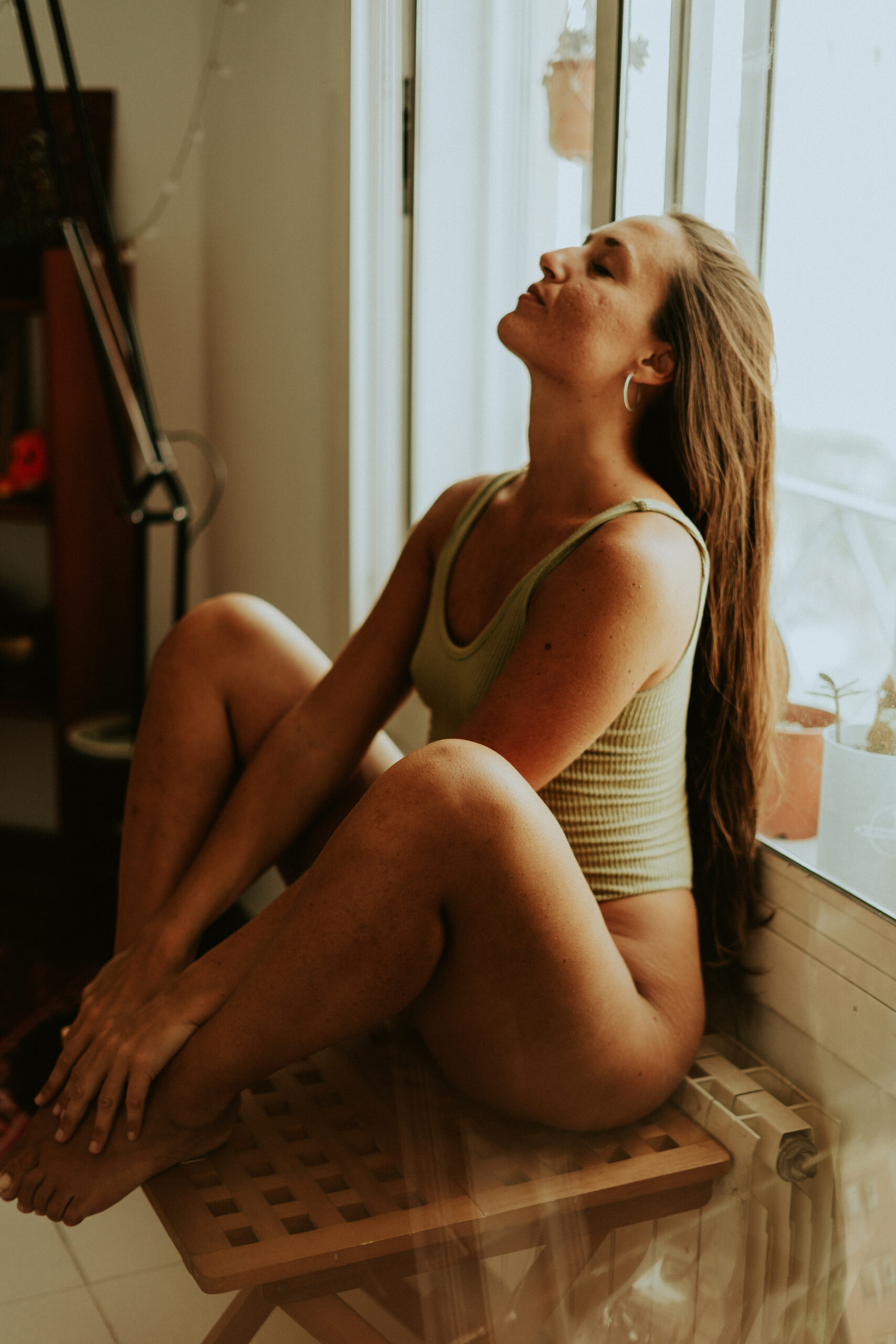 Sesión con modelo en interiores