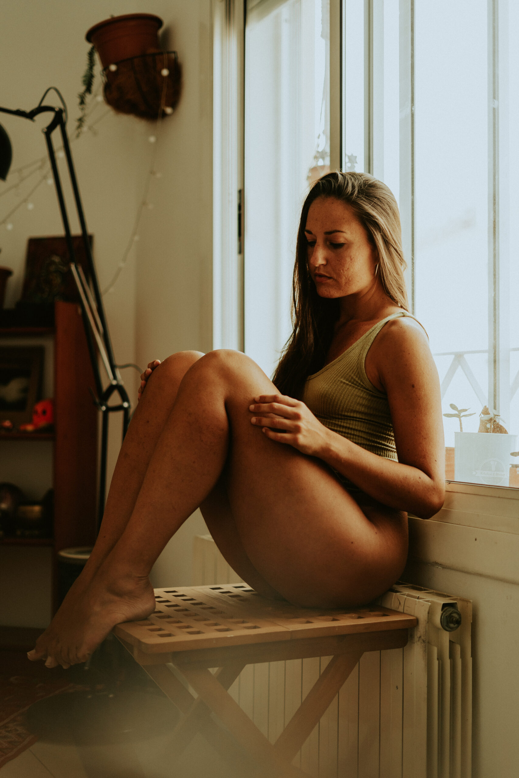 Sesión con modelo en interiores