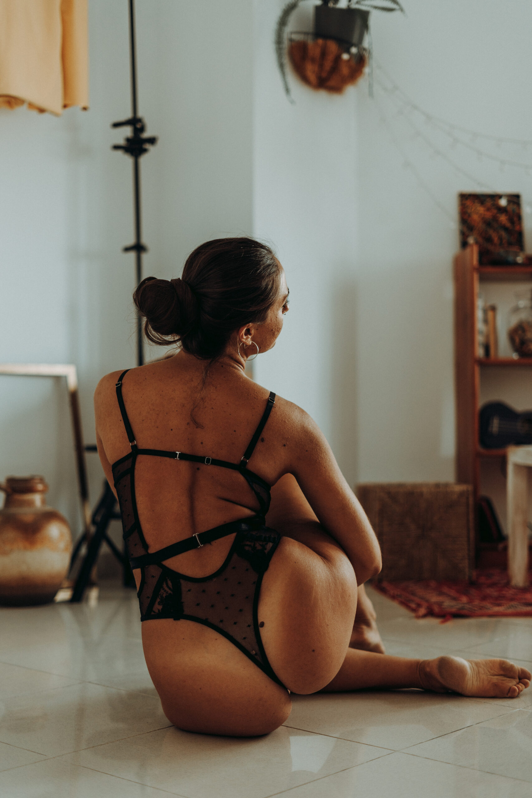 Sesión con modelo en interiores