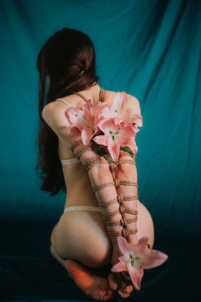 Sesión de shibari en estudio