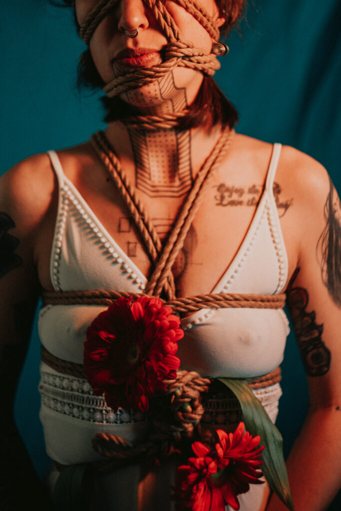 Sesión de shibari en estudio