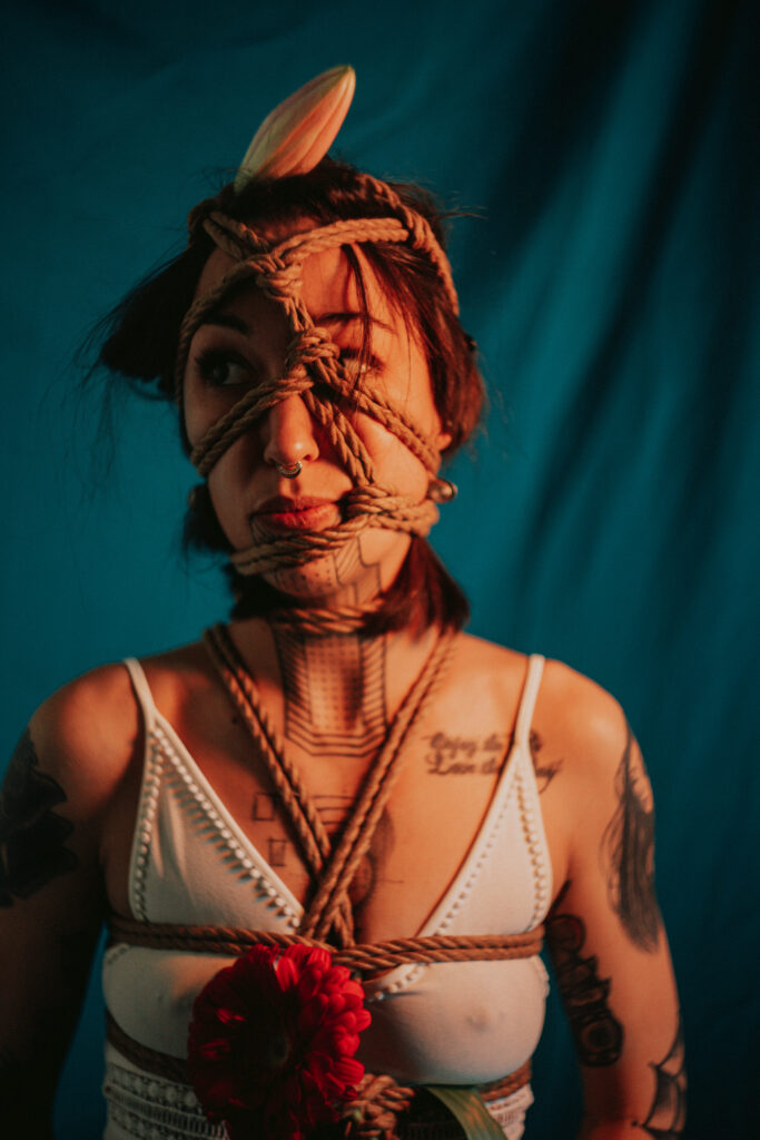 Sesión de shibari en estudio