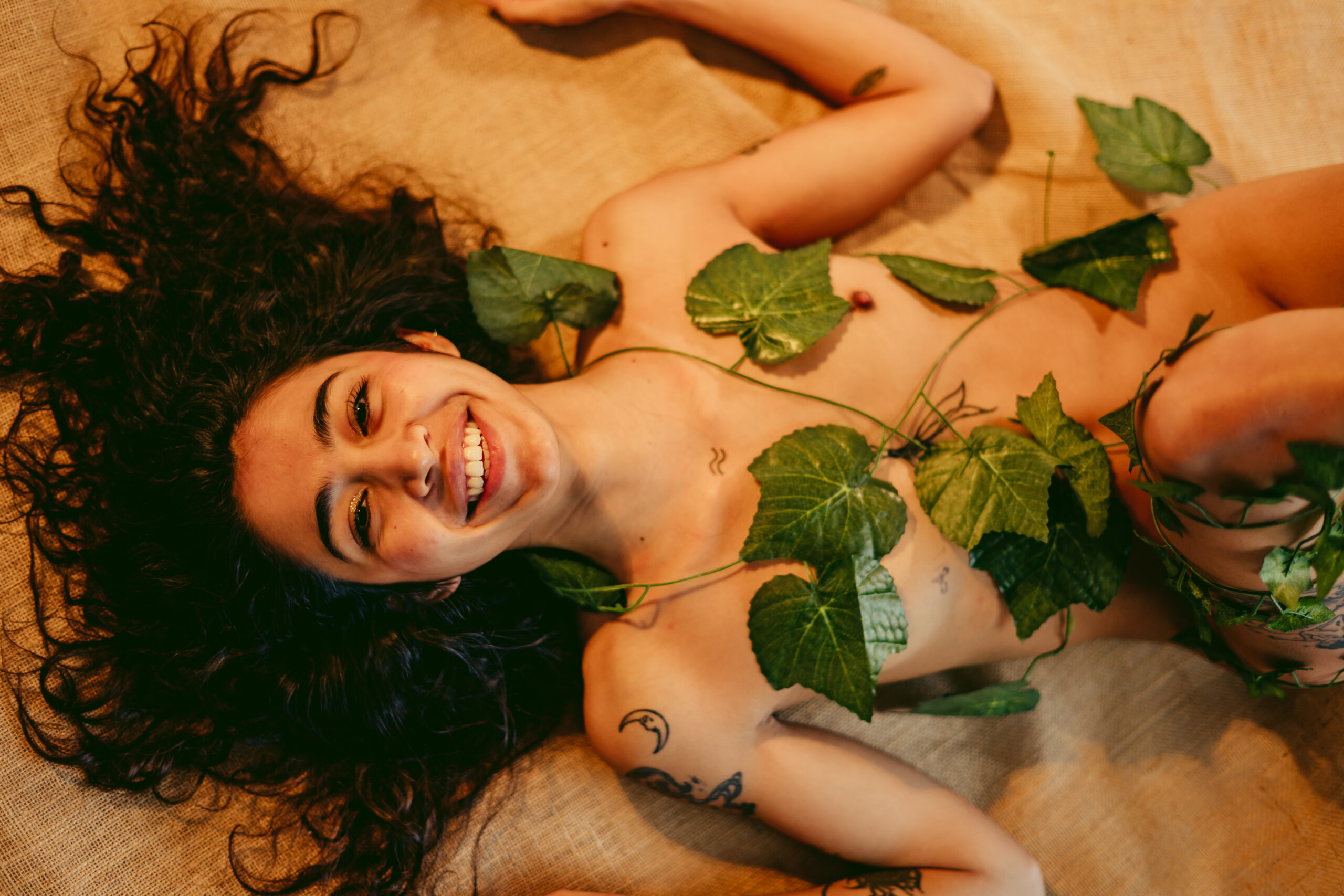 Sesión de fotos de desnudo en estudio