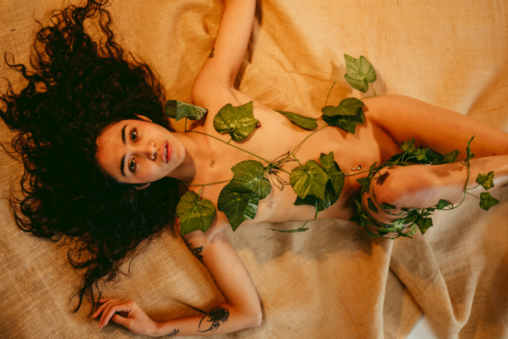 Sesión de fotos de desnudo en estudio