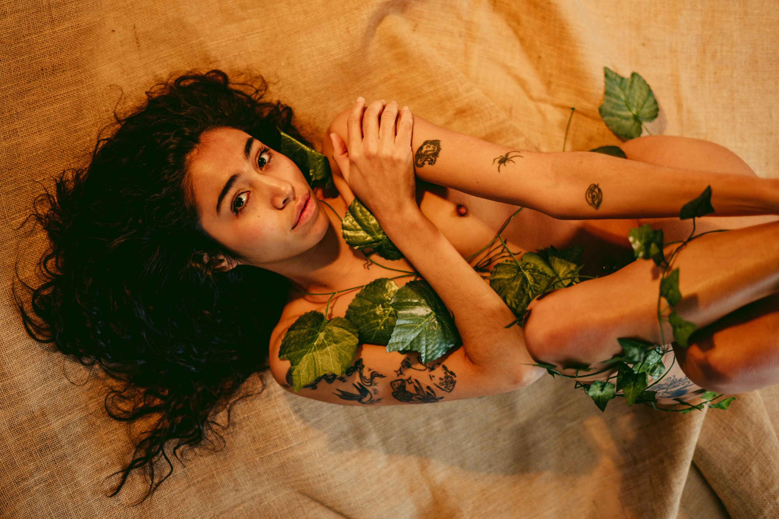 Sesión de fotos de desnudo en estudio