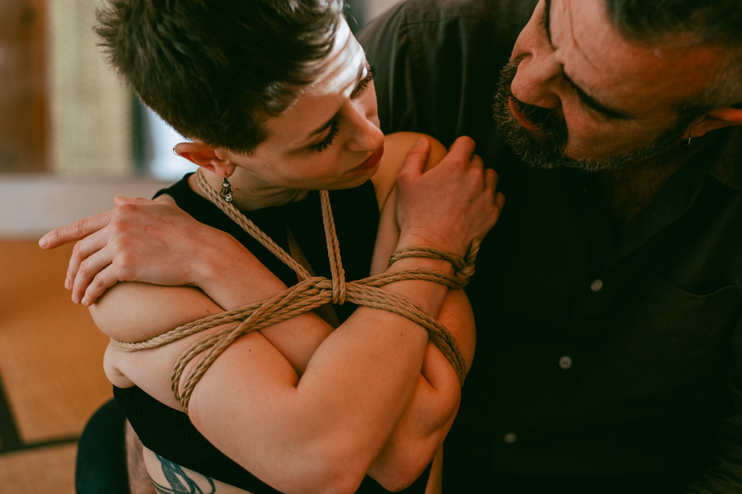 Sesión de fotos íntimas de shibari