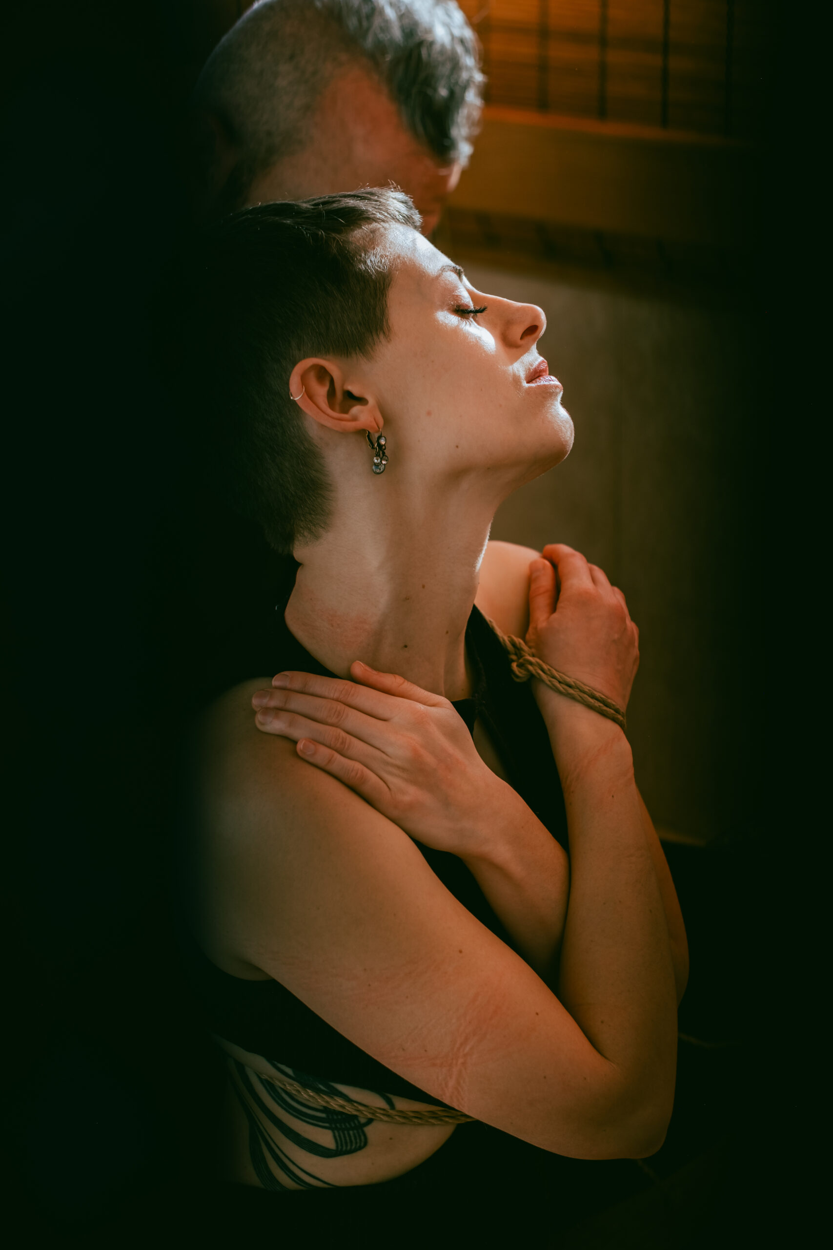 Sesión de fotos íntimas de shibari