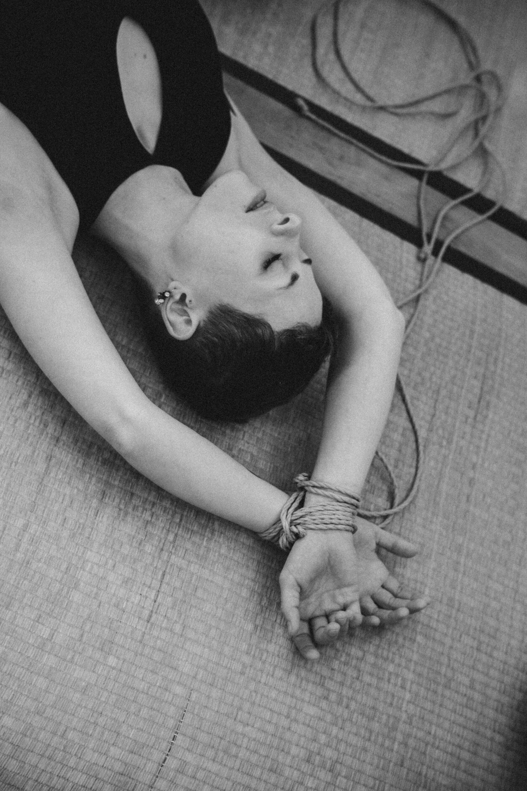 Sesión de fotos íntimas de shibari