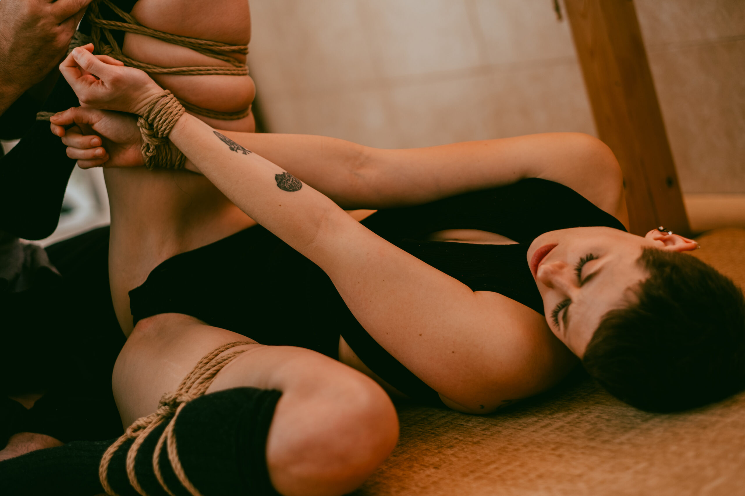 Sesión de fotos íntimas de shibari