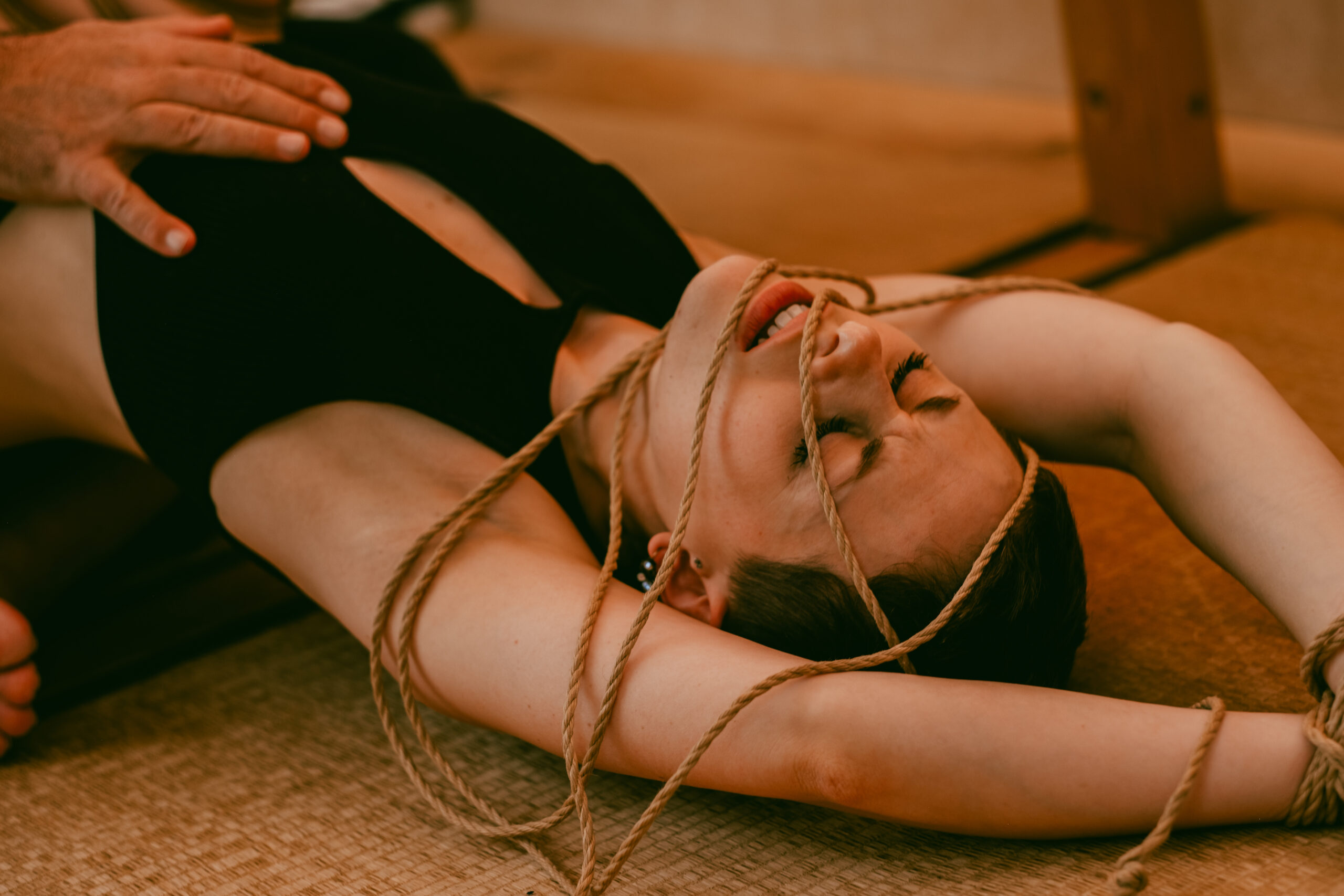 Sesión de fotos íntimas de shibari