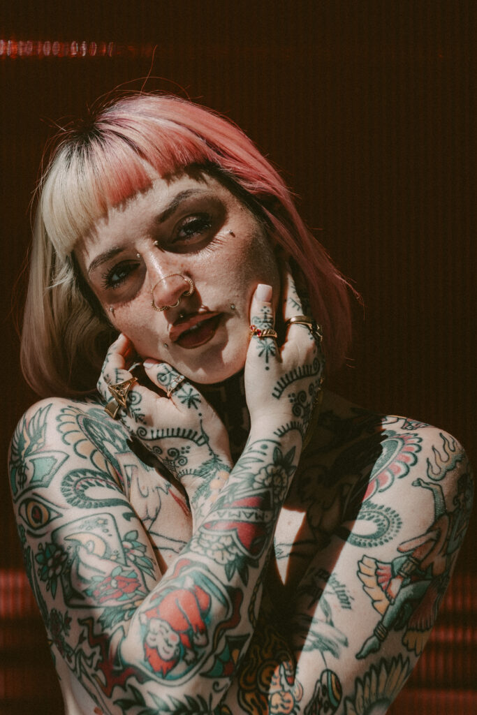 Sesión de fotos en lencería y desnudo en estudio