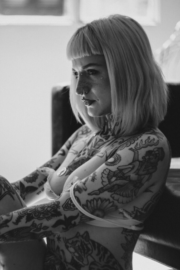 Sesión de fotos en lencería y desnudo en estudio