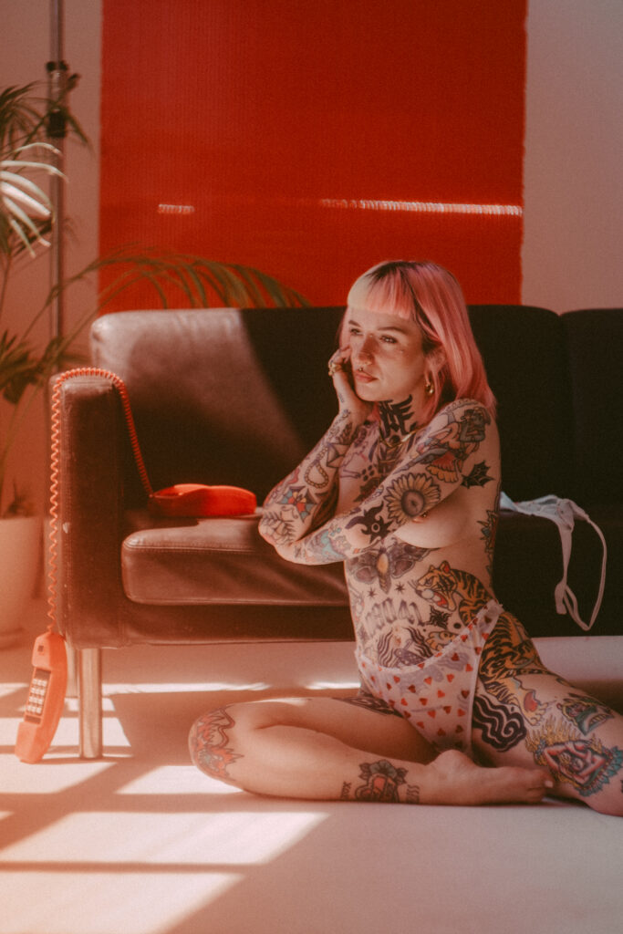 Sesión de fotos en lencería y desnudo en estudio