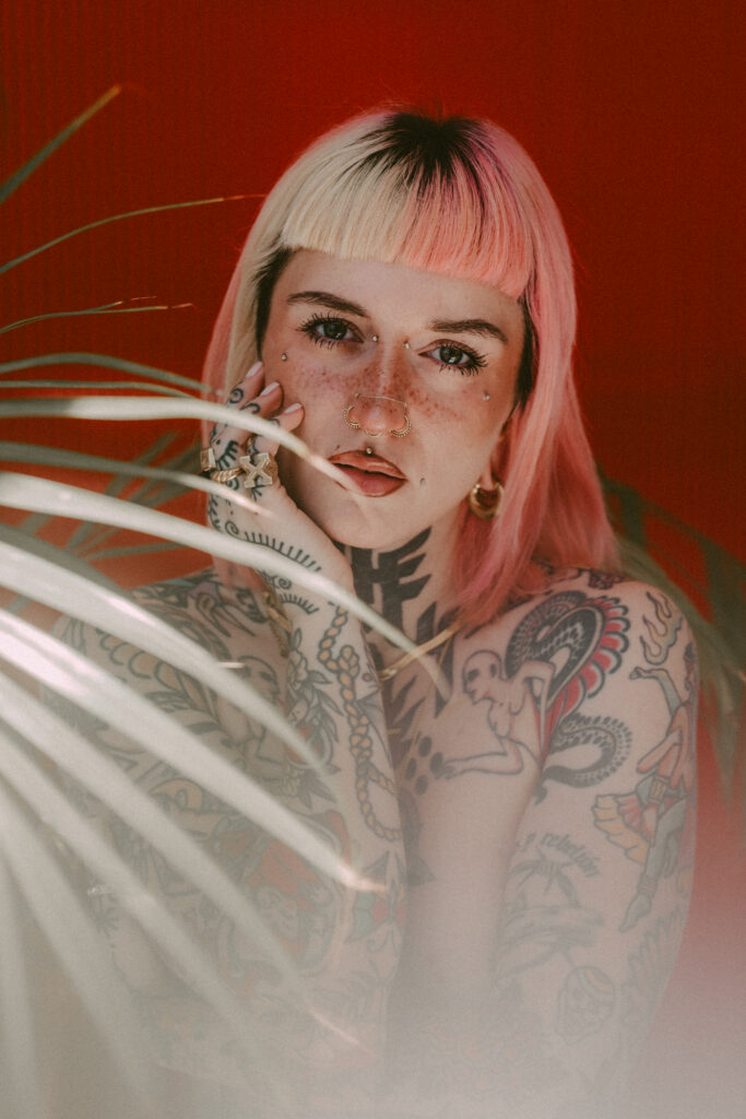 Sesión de fotos en lencería y desnudo en estudio