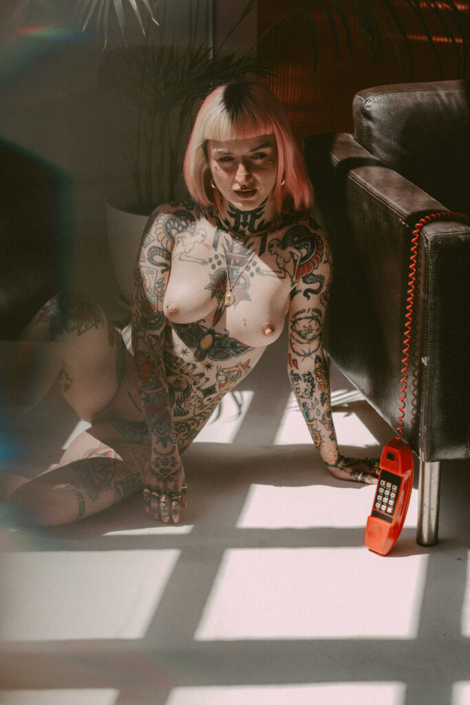 Sesión de fotos en lencería y desnudo en estudio