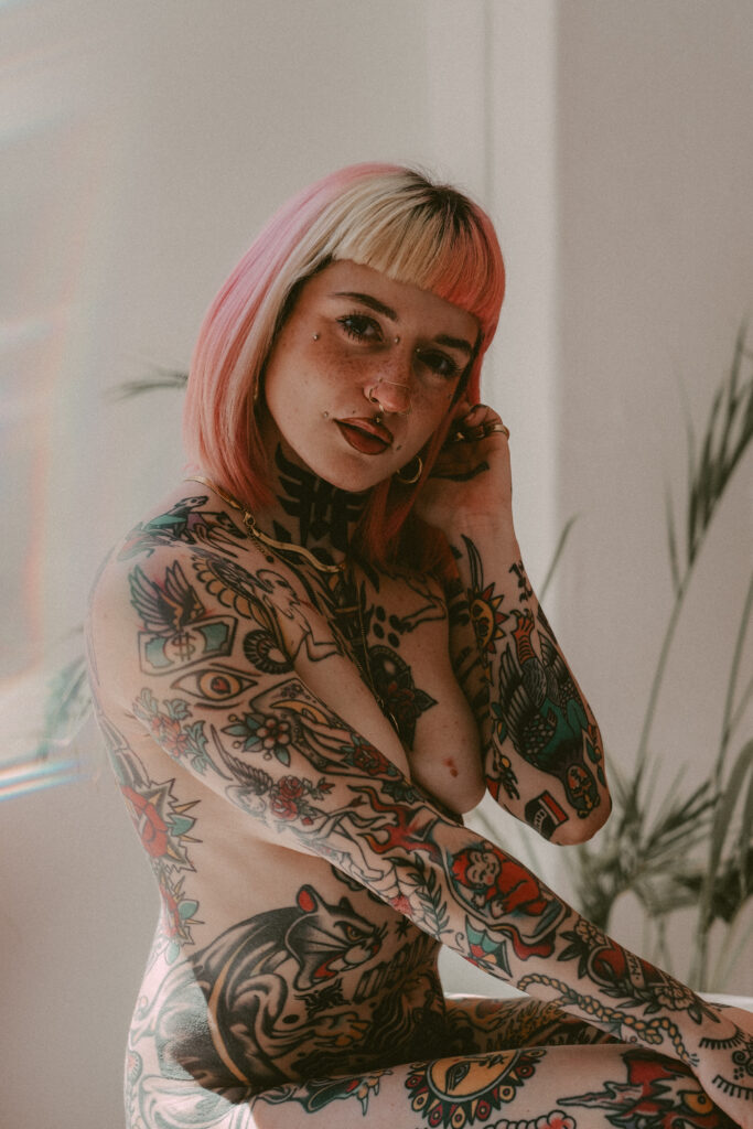 Sesión de fotos en lencería y desnudo en estudio