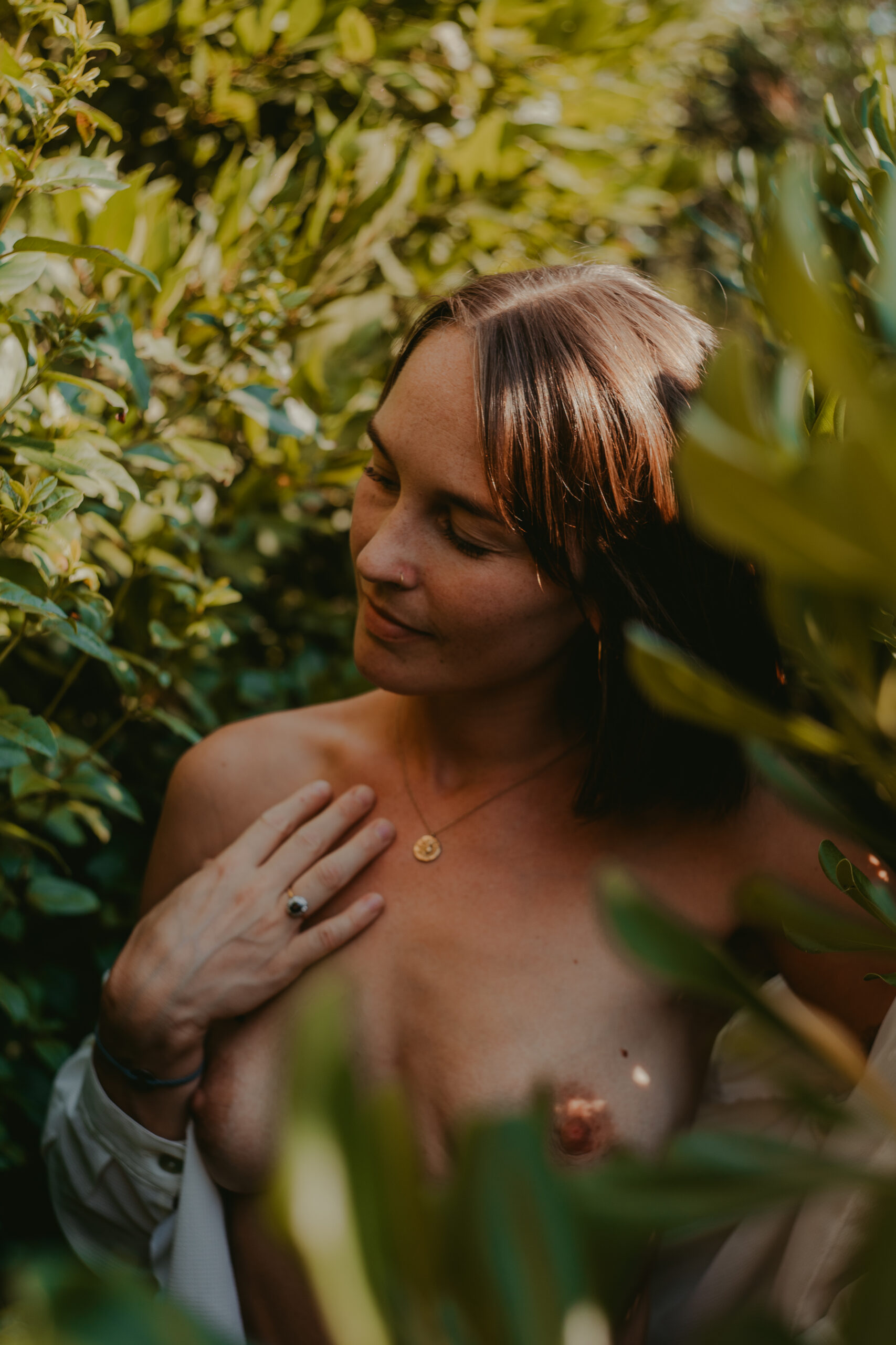 Intimate photoshoot in nature