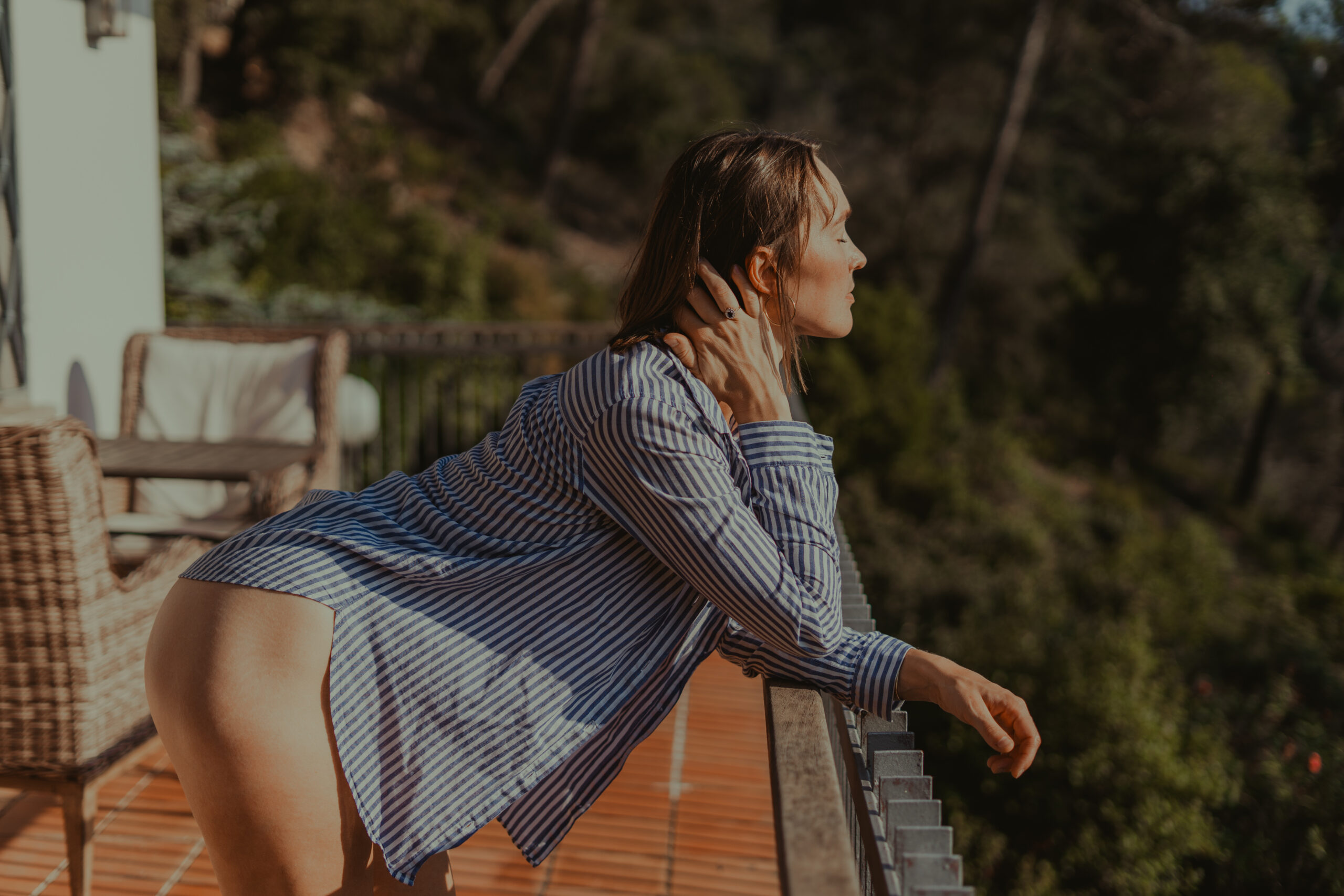 Intimate photoshoot in nature