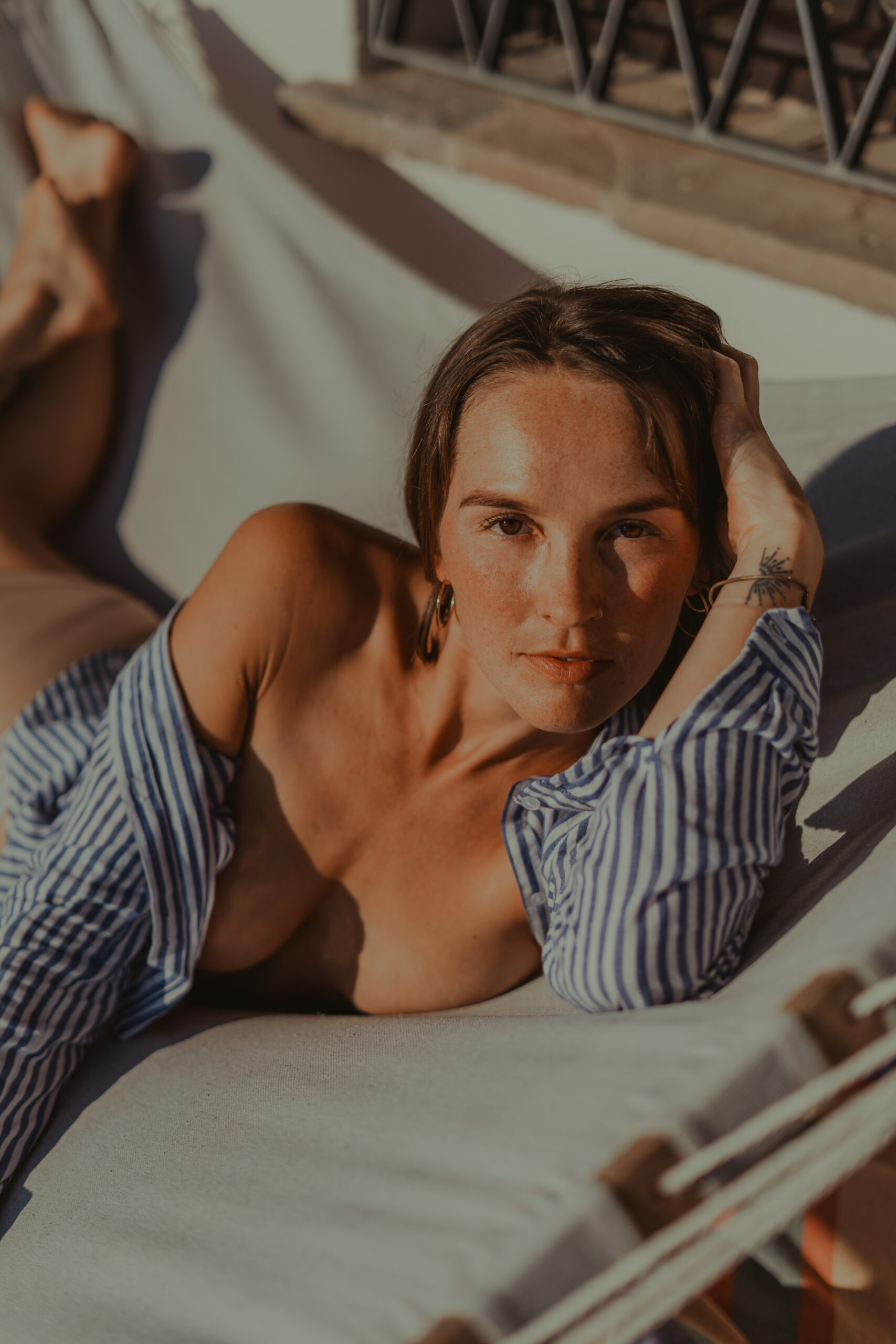 Intimate photoshoot in nature