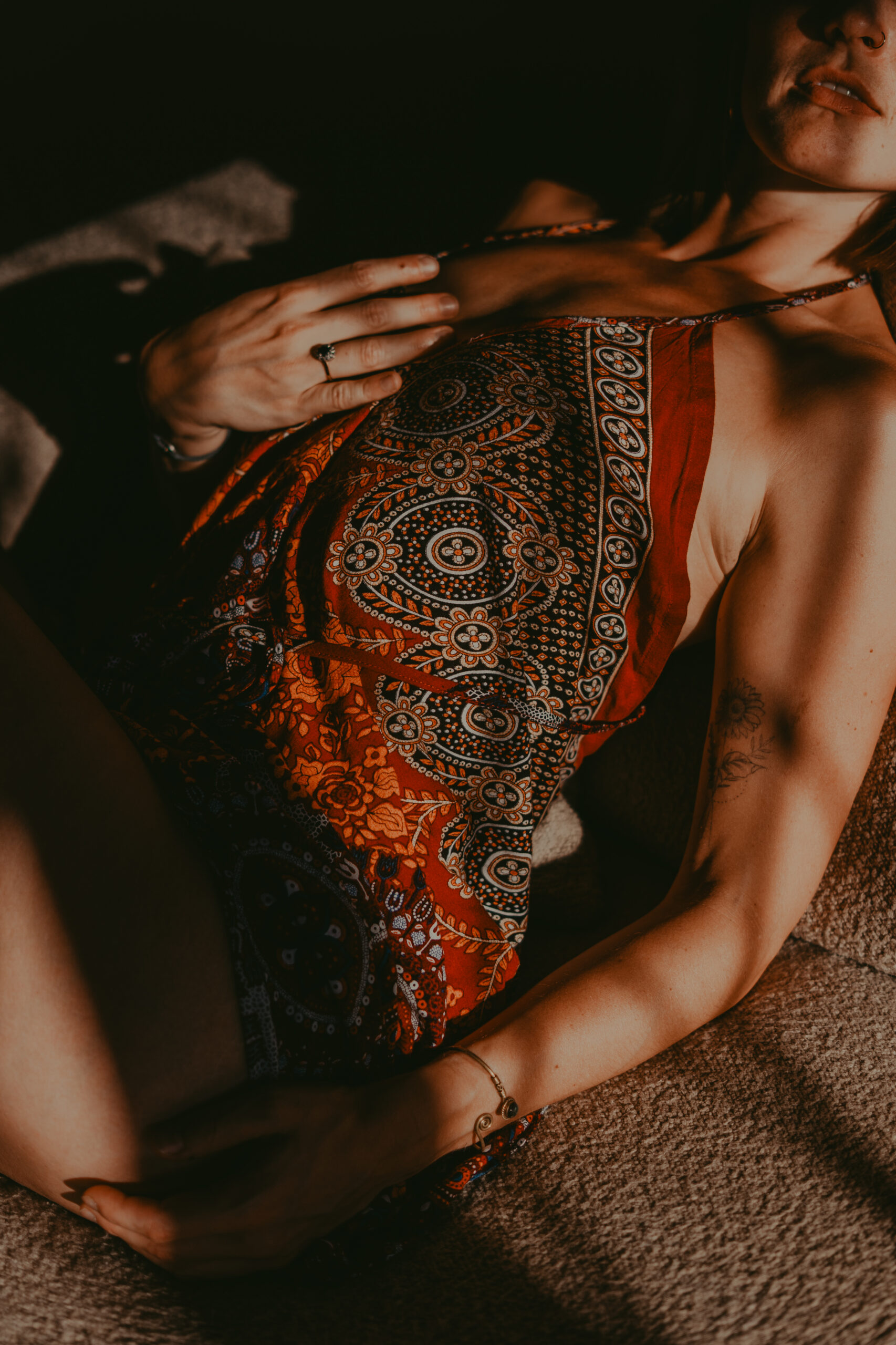 Intimate photoshoot in nature