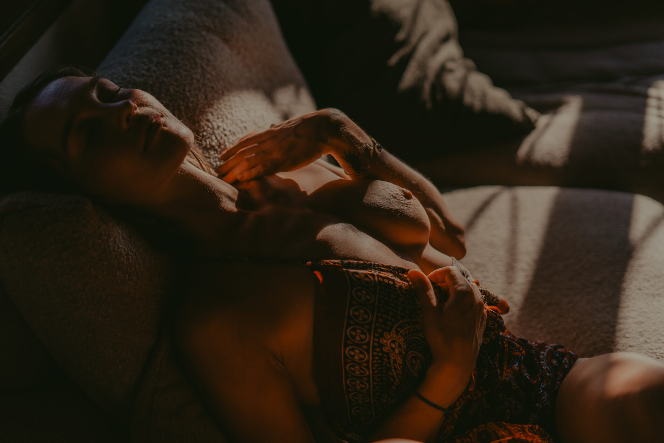 Intimate photoshoot in nature