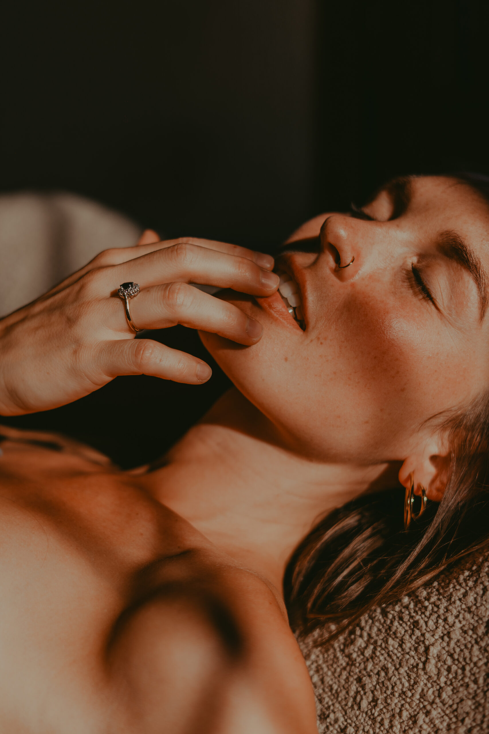 Intimate photoshoot in nature