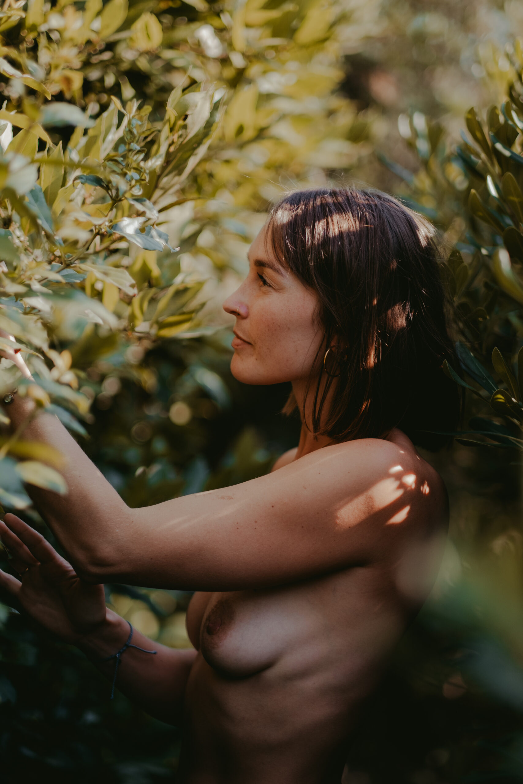 Intimate photoshoot in nature