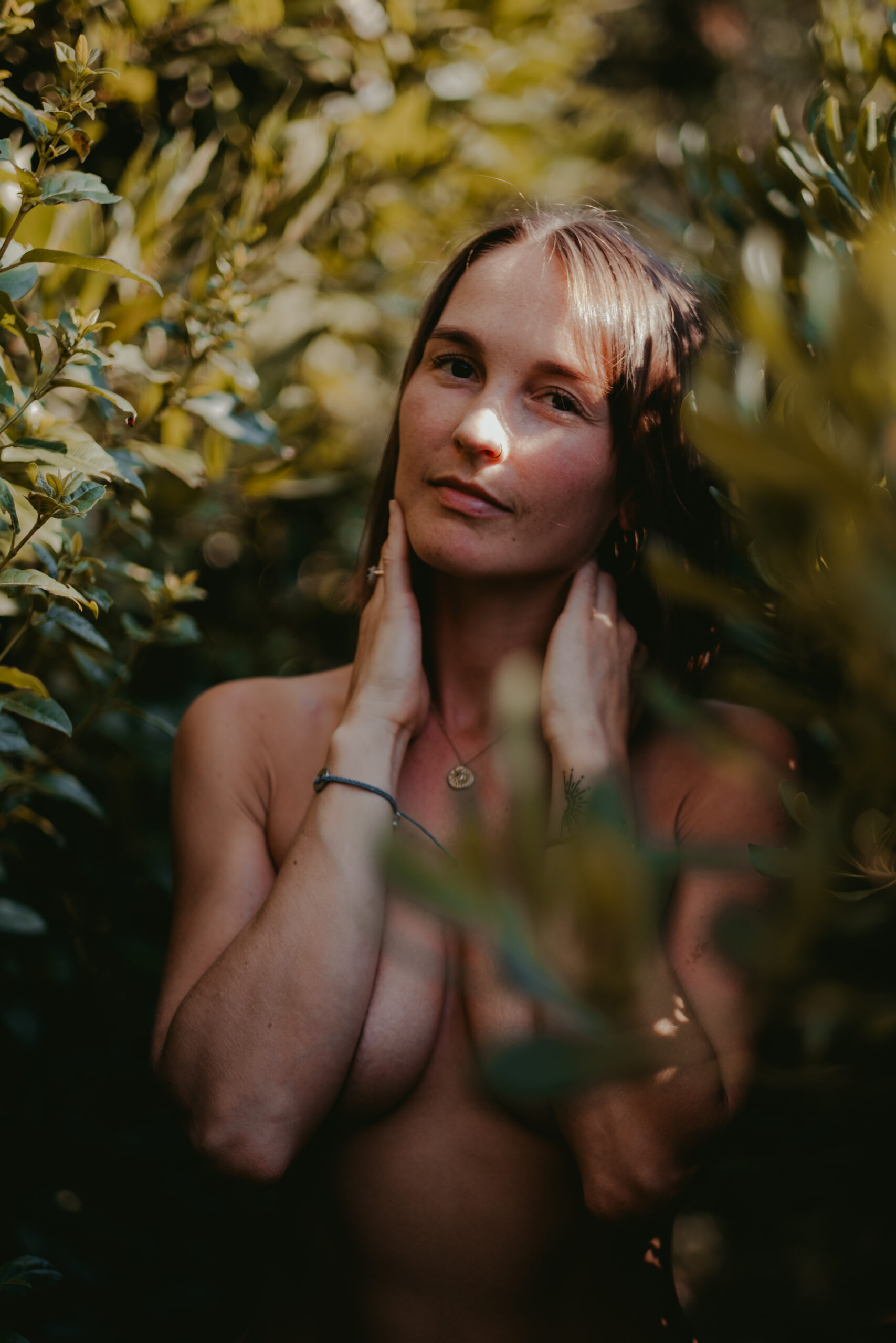 Intimate photoshoot in nature