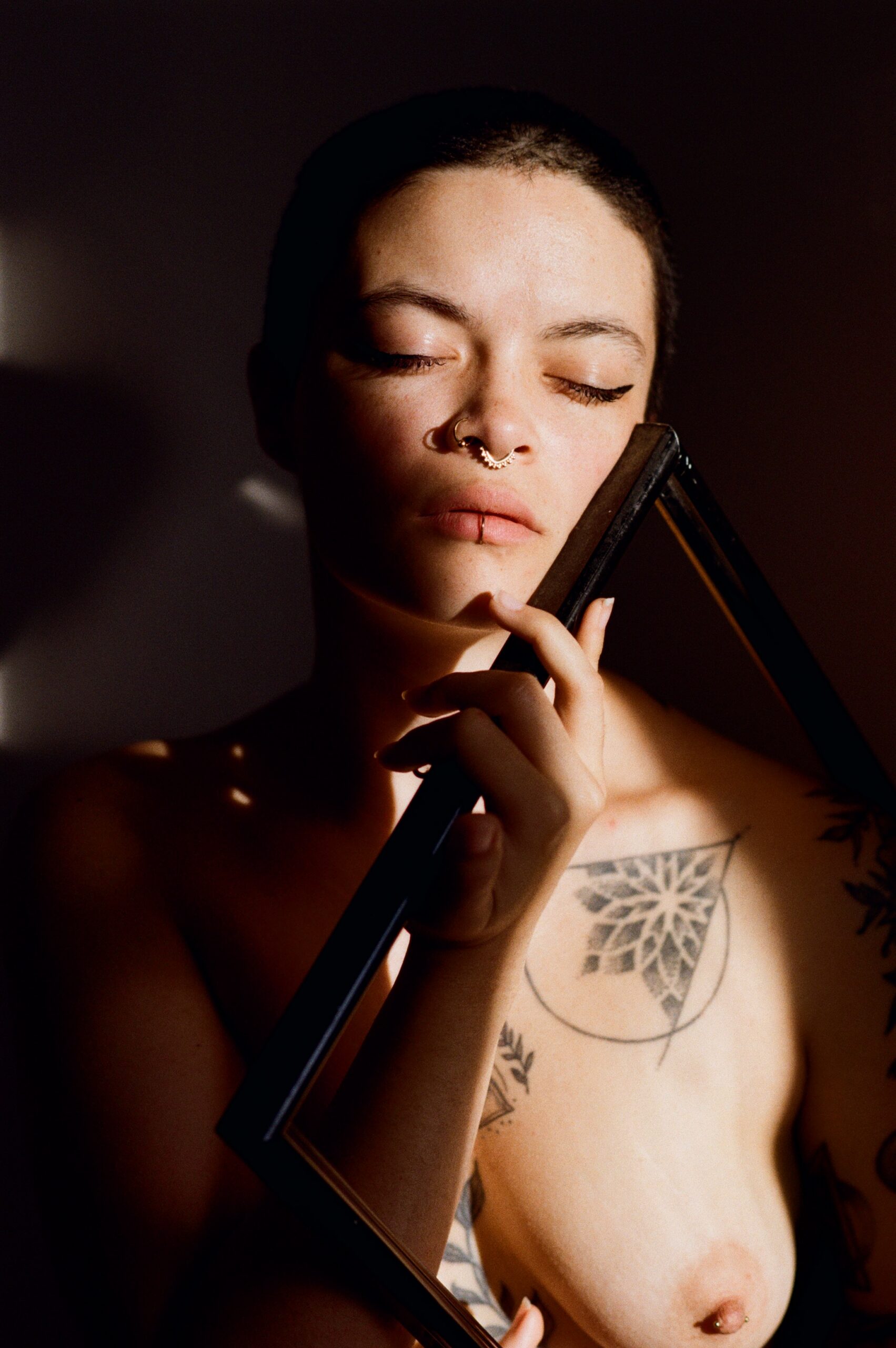 Sesión de fotos de desnudo analógica