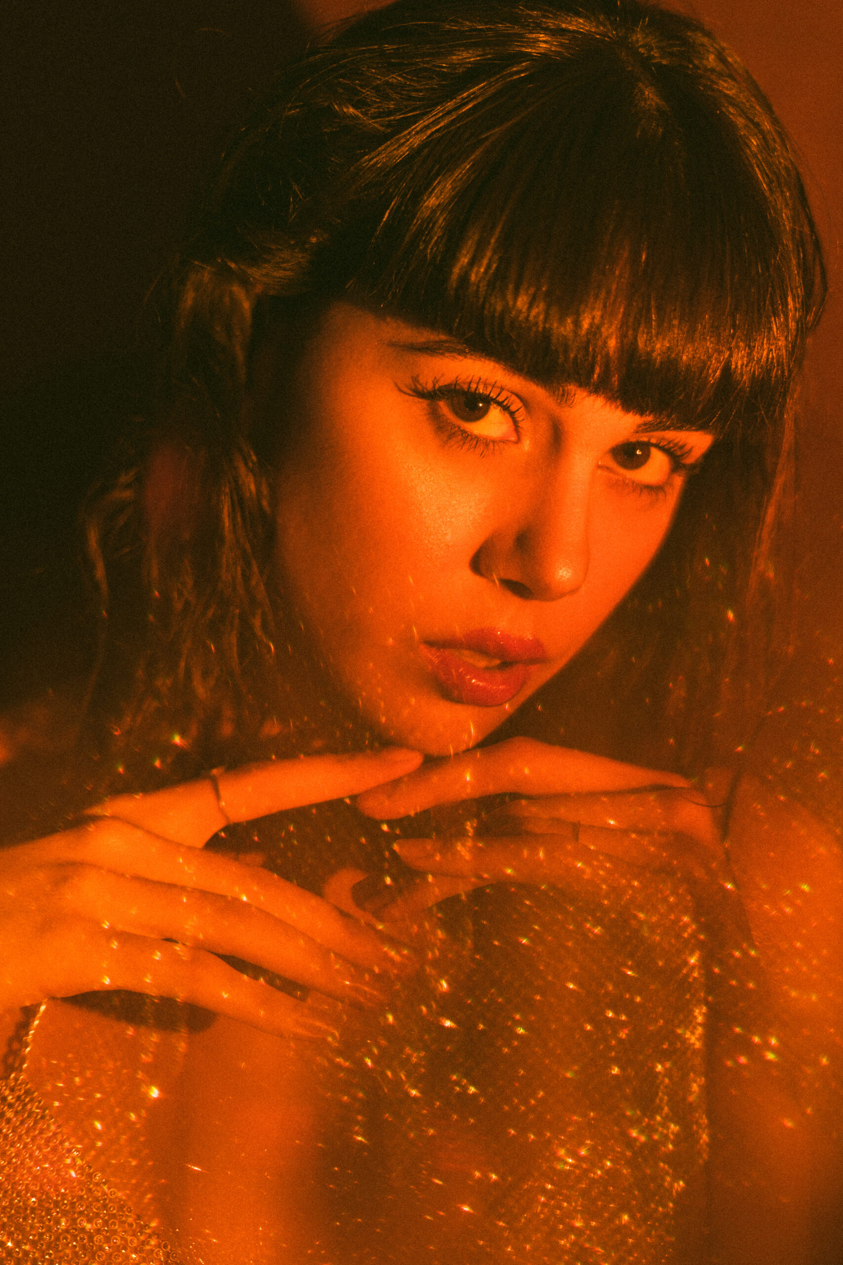 Intimate photo shoot with artificial light