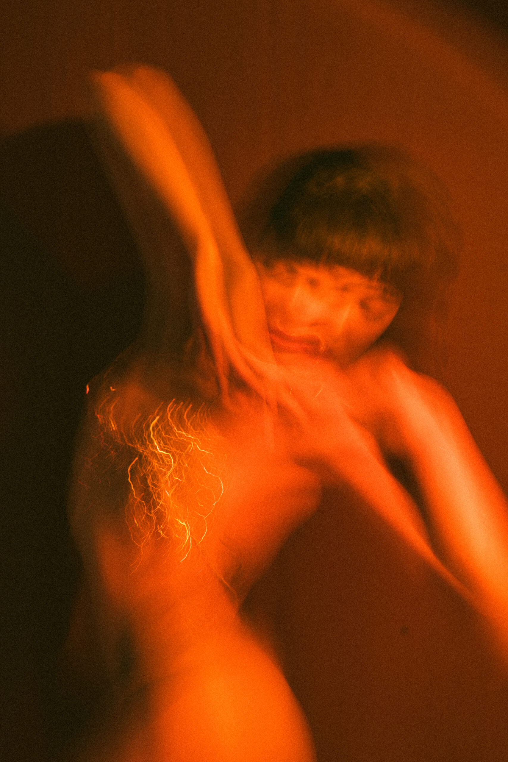 Intimate photo shoot with artificial light