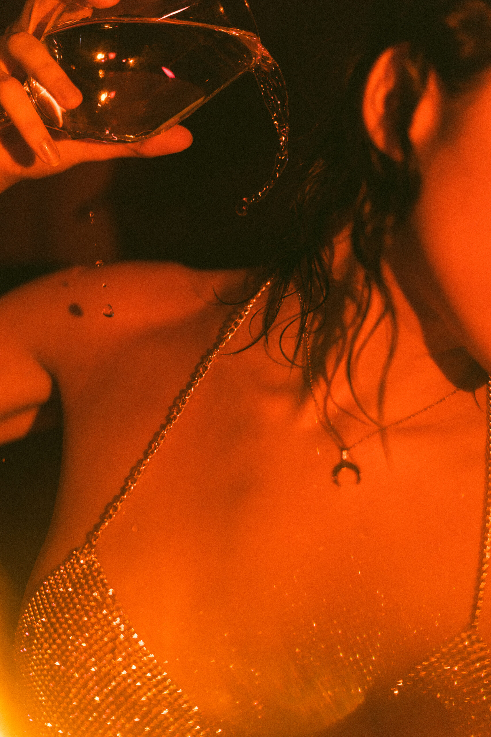 Intimate photo shoot with artificial light