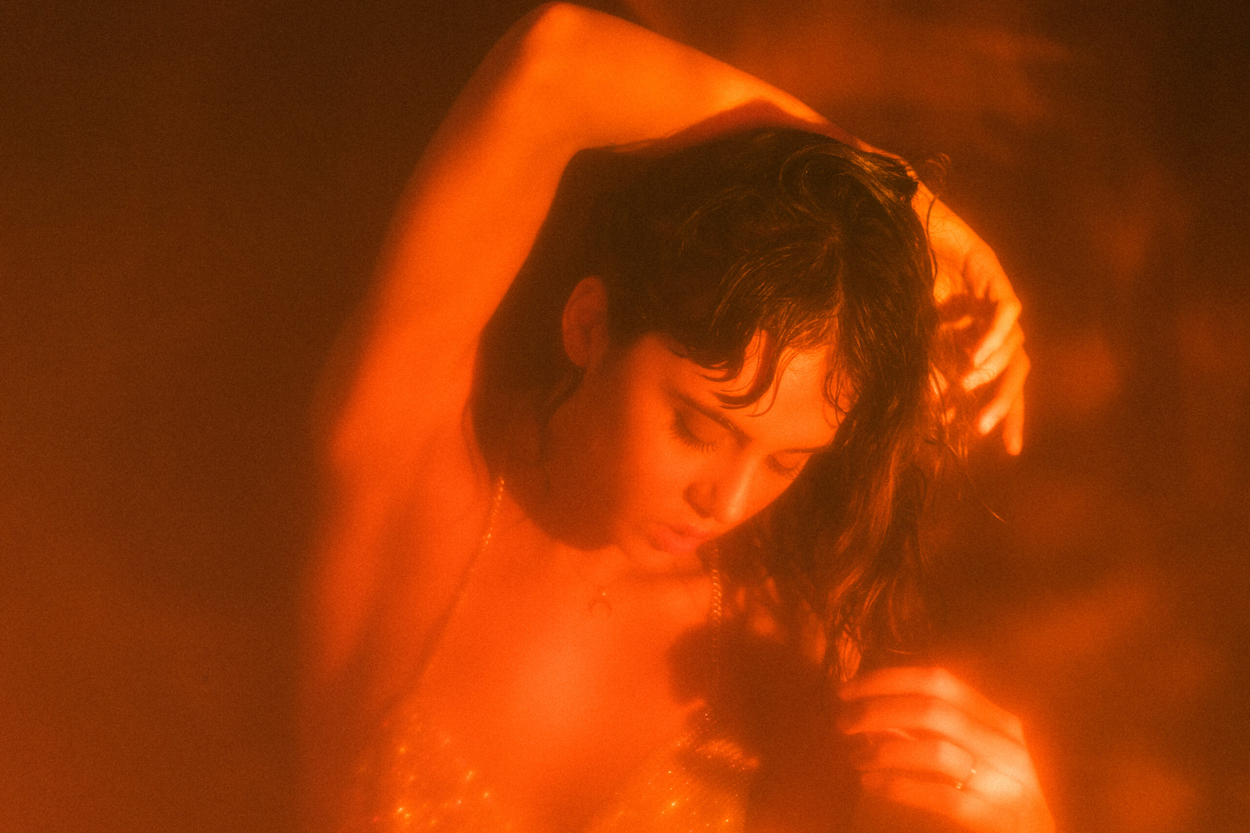 Intimate photo shoot with artificial light