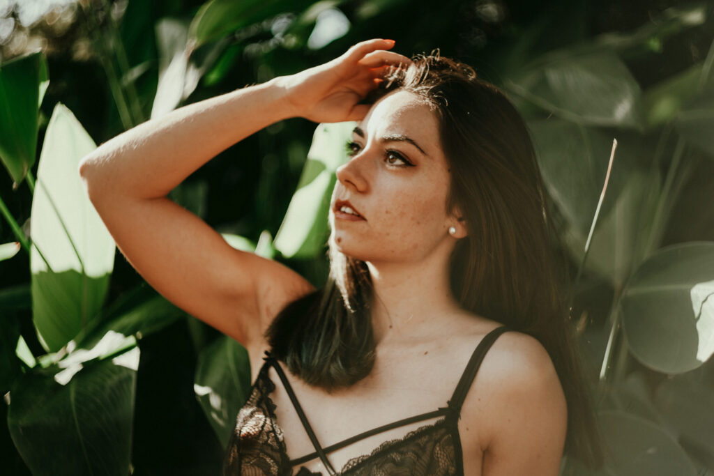 Sesión de fotos en lencería en exteriores