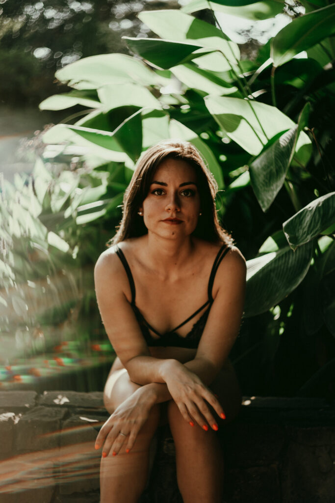 Sesión de fotos en lencería en exteriores