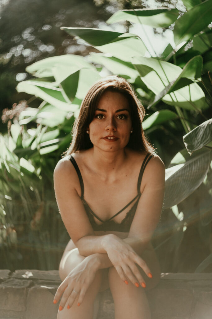 Sesión de fotos en lencería en exteriores