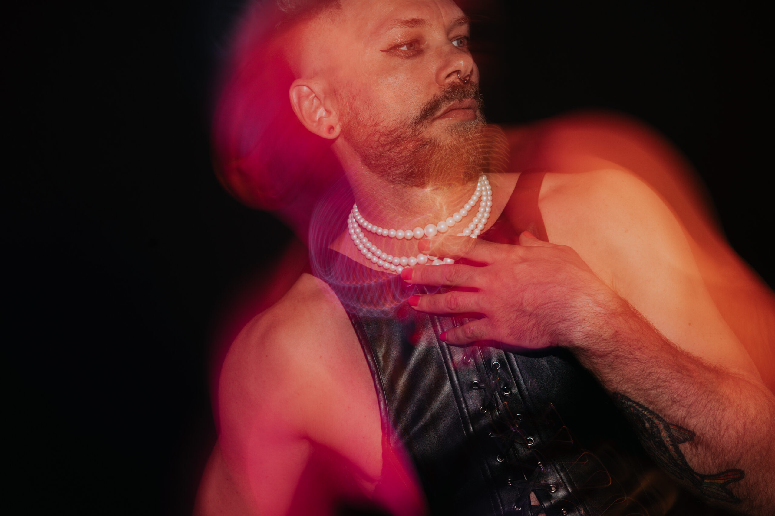 Sesión de fotos íntima con modelo masculino