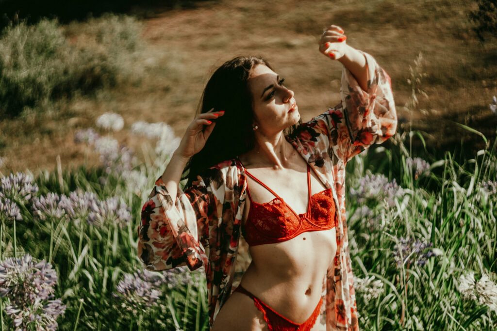 Sesión de fotos en lencería en exteriores