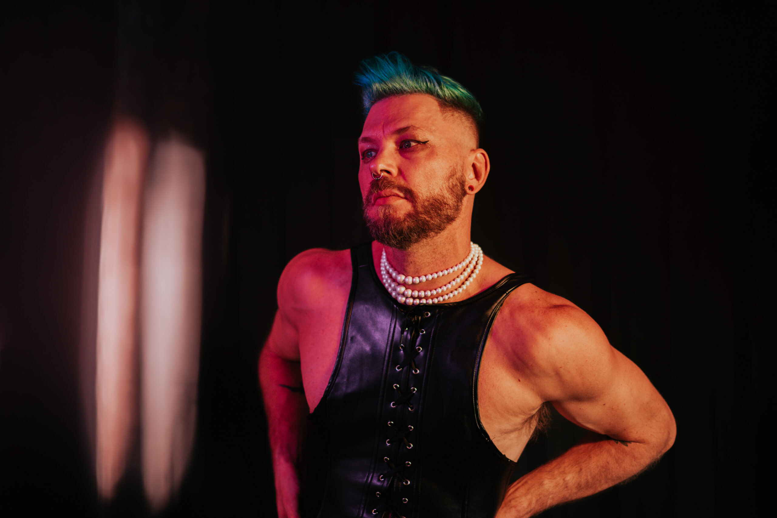 Sesión de fotos íntima con modelo masculino