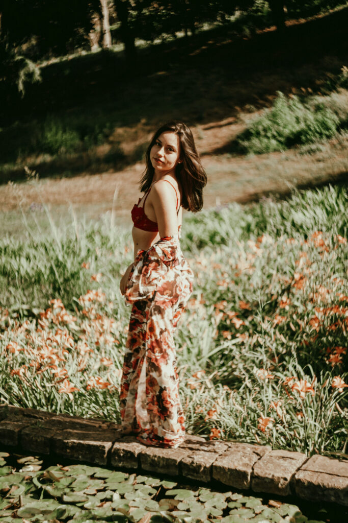 Sesión de fotos en lencería en exteriores