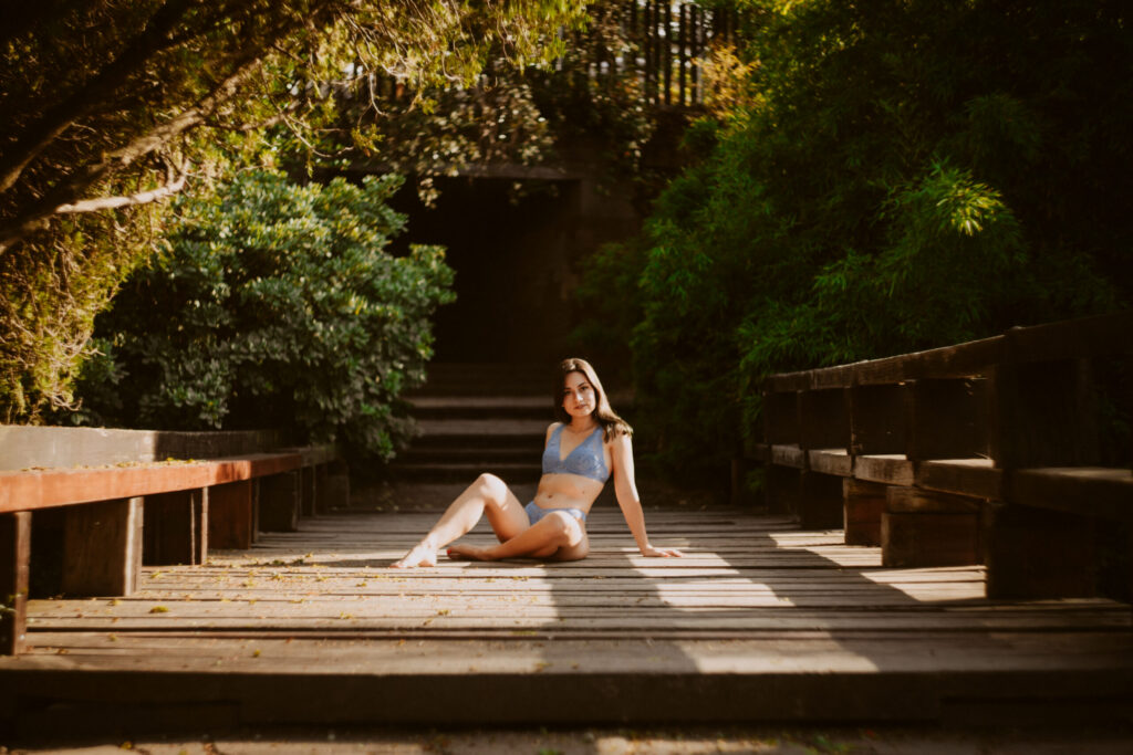 Sesión de fotos en lencería en exteriores