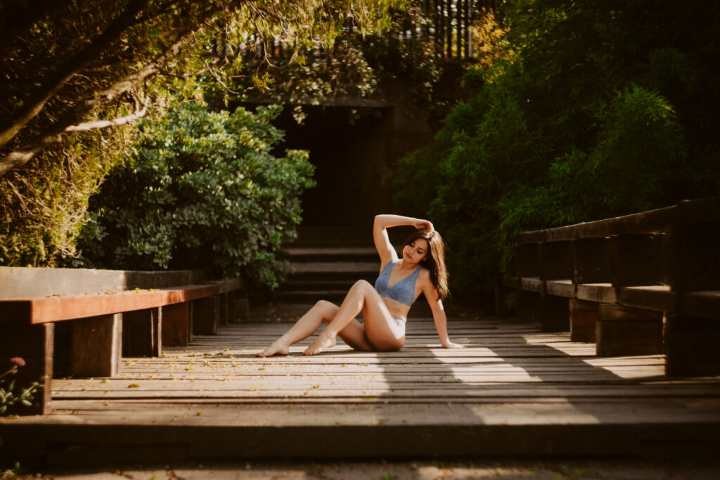 Sesión de fotos en lencería en exteriores