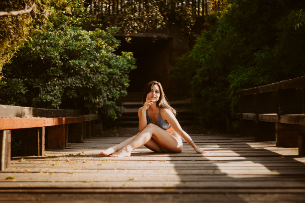 Sesión de fotos en lencería en exteriores