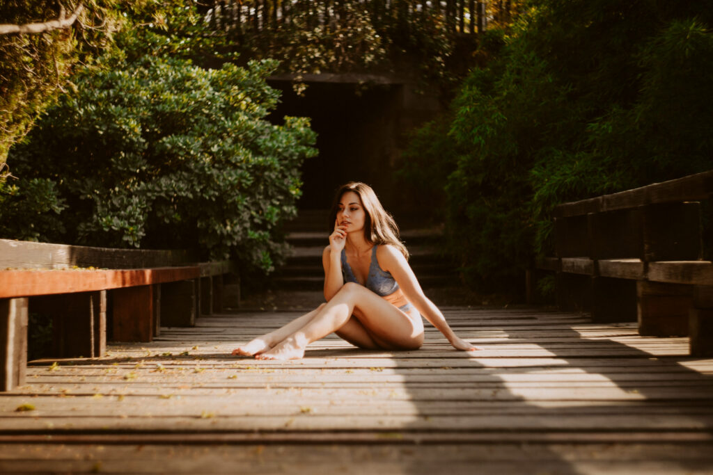 Sesión de fotos en lencería en exteriores