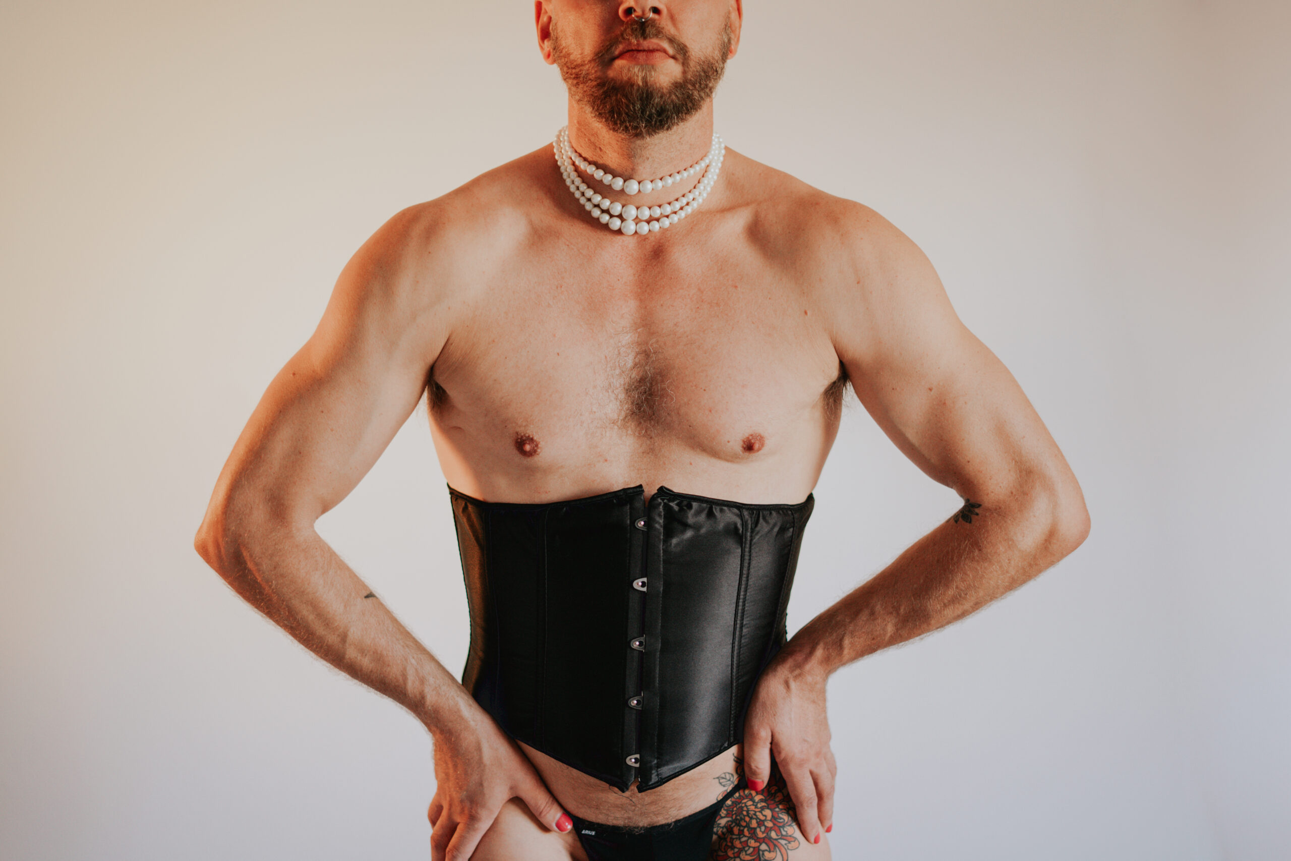 Sesión de fotos íntima con modelo masculino