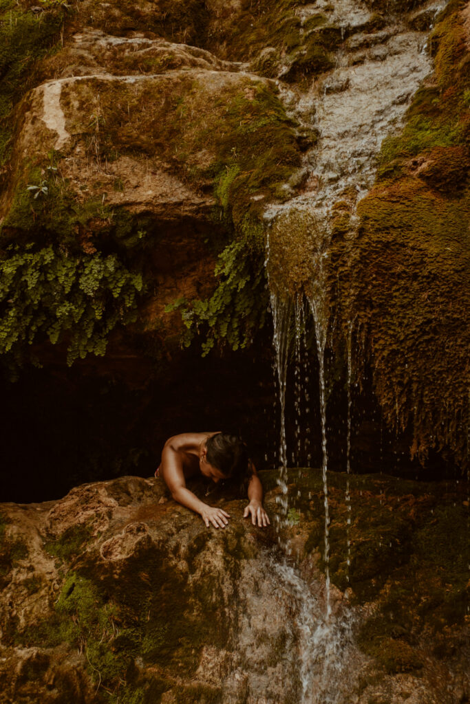 Intimate photoshoot in nature