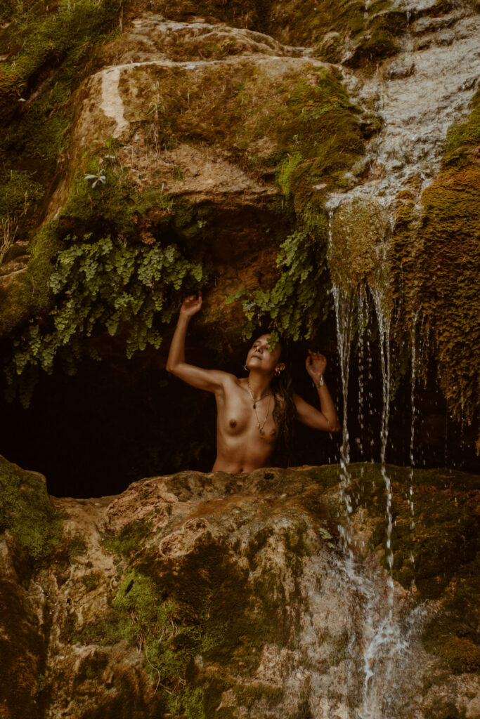 Intimate photoshoot in nature