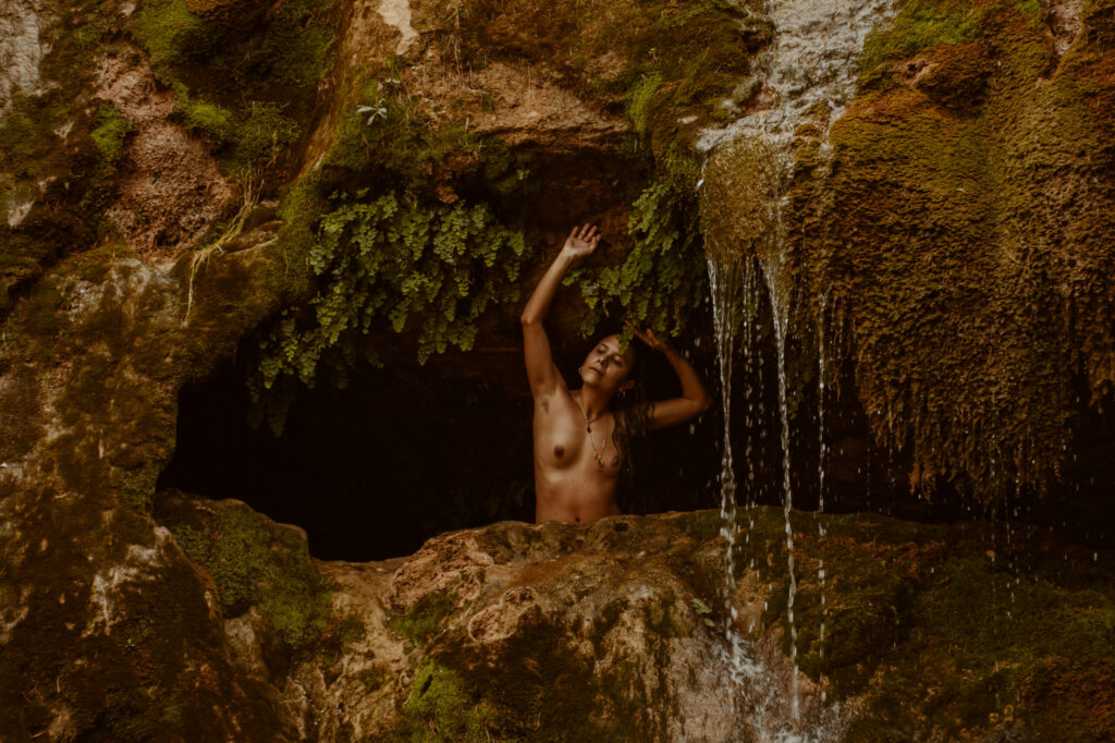 Intimate photoshoot in nature